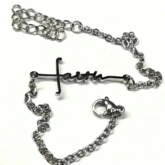 Spiritual dainty chain bracelet Silvertone Faith Cross lightweight EUC - Picture 2 of 4
